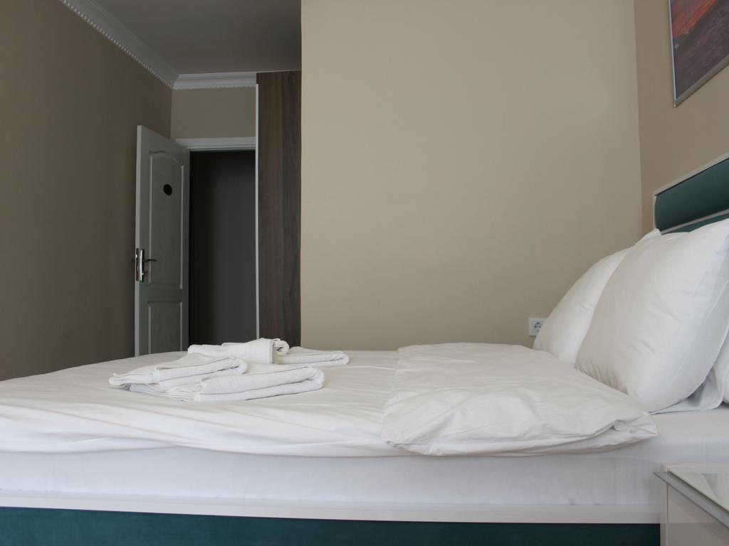 Tt Guest Rooms อิสตันบูล ภายนอก รูปภาพ